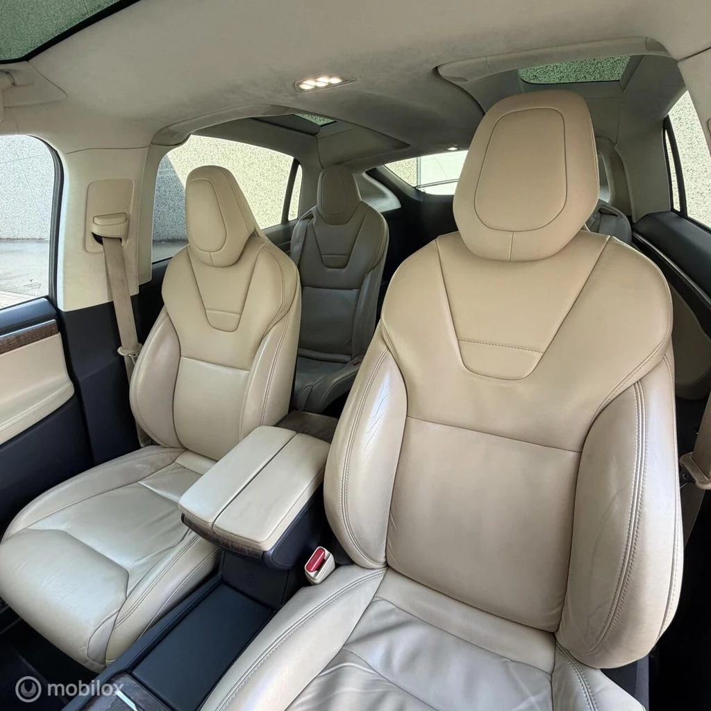 Tesla Model X – foto 10