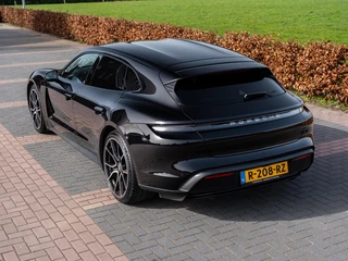 Porsche Taycan – thumbnail 12