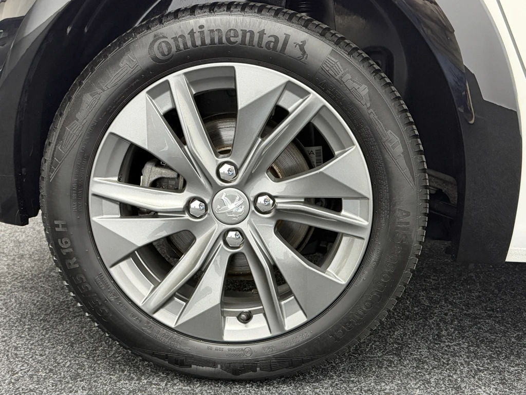 Peugeot e-208 – foto 30