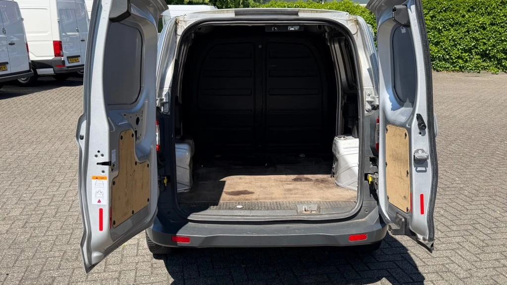 Ford Transit Courier – foto 12