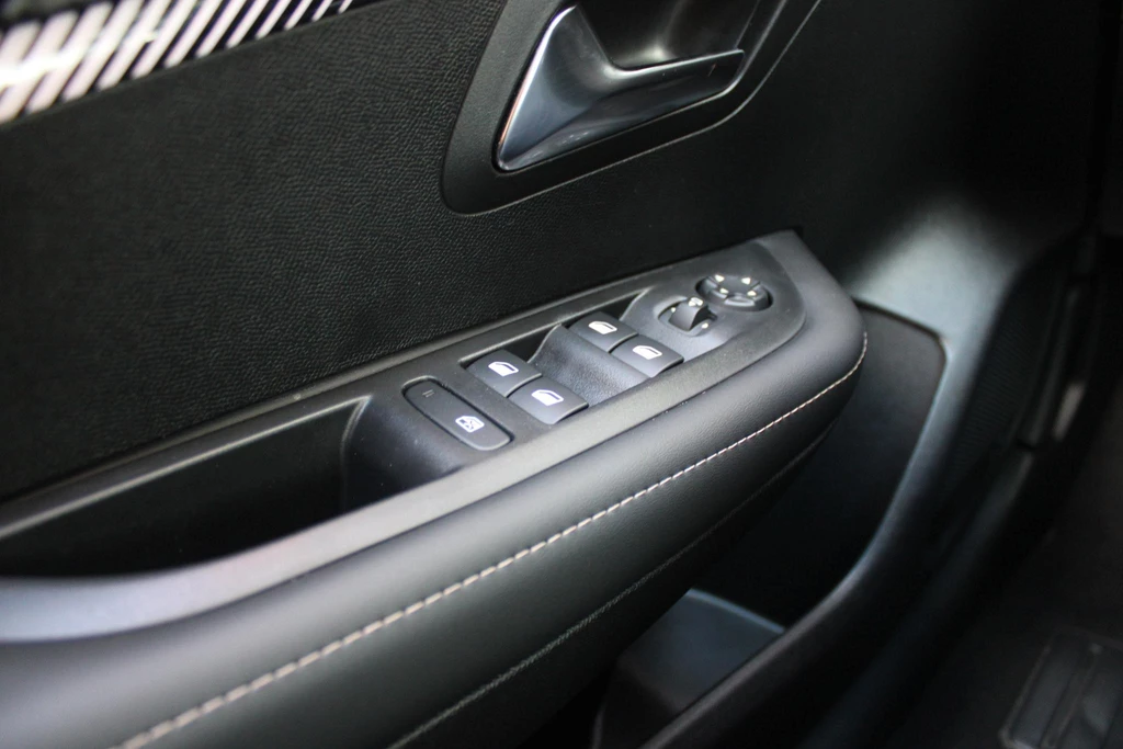 Peugeot 208 – foto 16