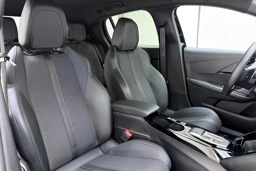 Peugeot 208 – foto 13