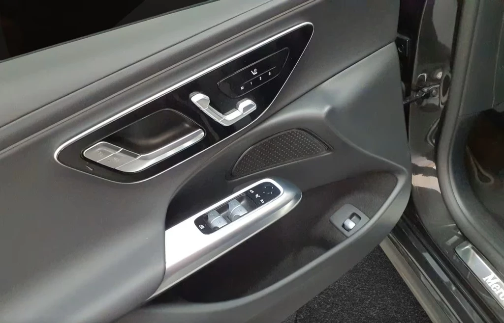 Mercedes-Benz E-Klasse – foto 12