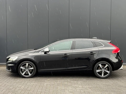 Volvo V40 1.5 T3 R-Design Pano LED Camera H/K Cruise 4-seizoensbanden NL-auto