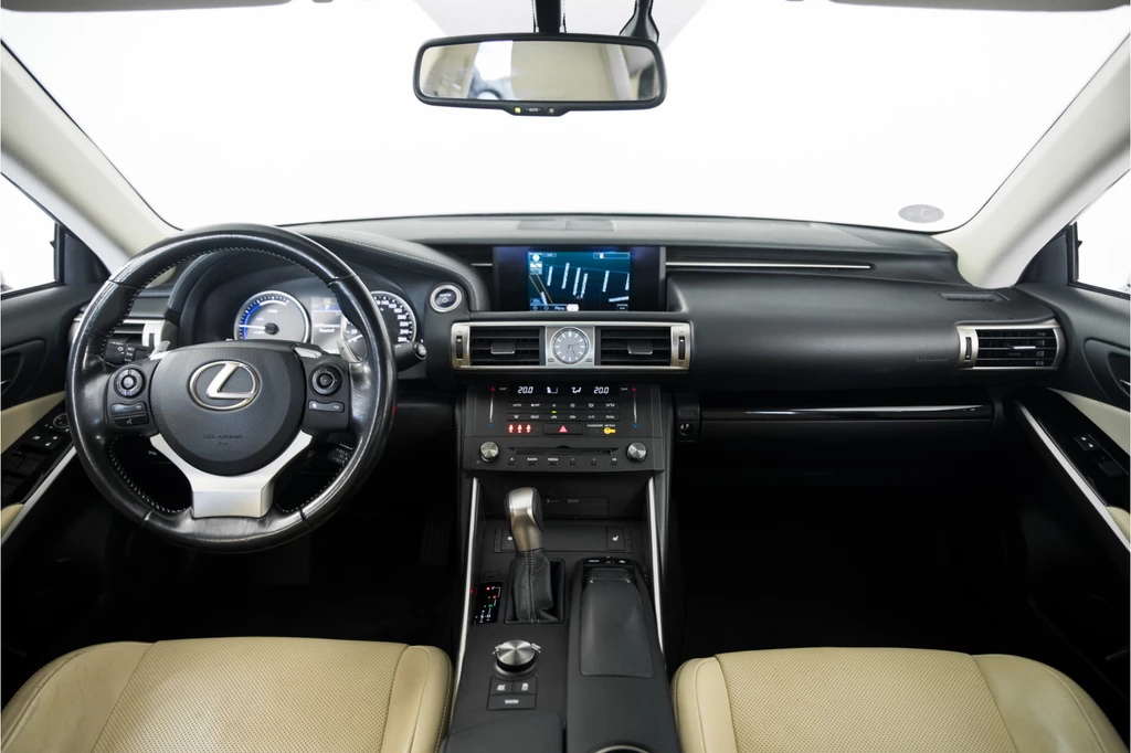 Lexus IS – foto 9