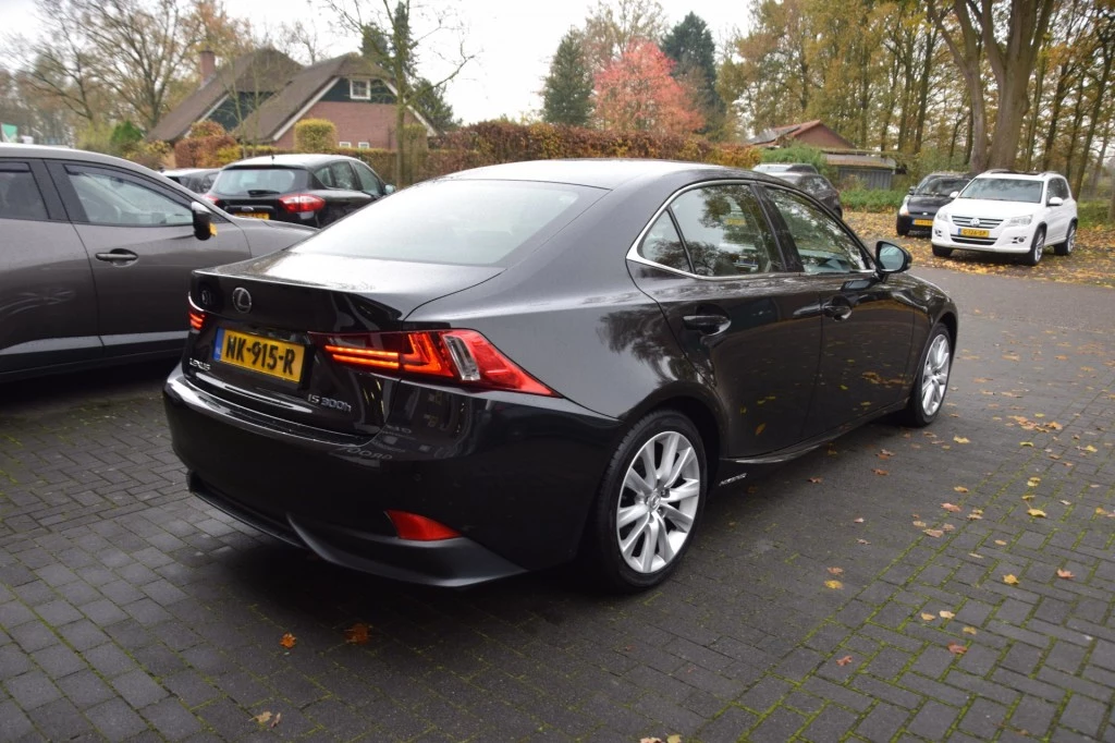 Lexus IS – foto 4