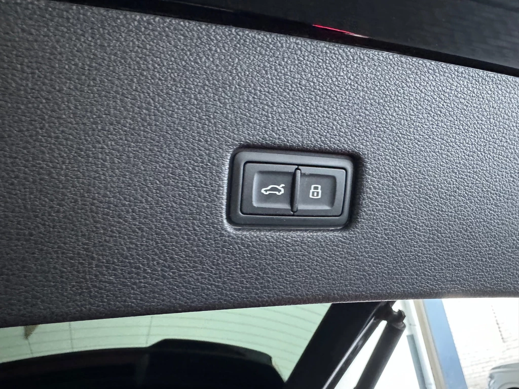 Audi RSQ8 – foto 31