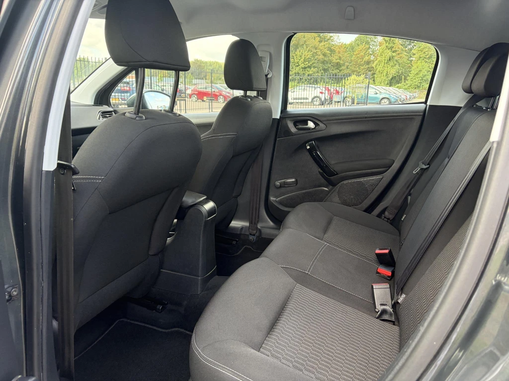 Peugeot 208 – foto 9