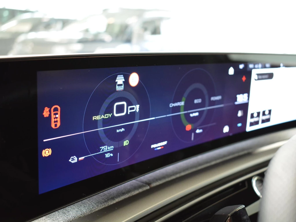 Peugeot e-3008 – foto 24