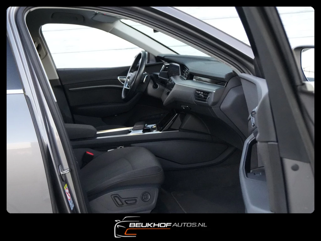 Audi e-tron – foto 32