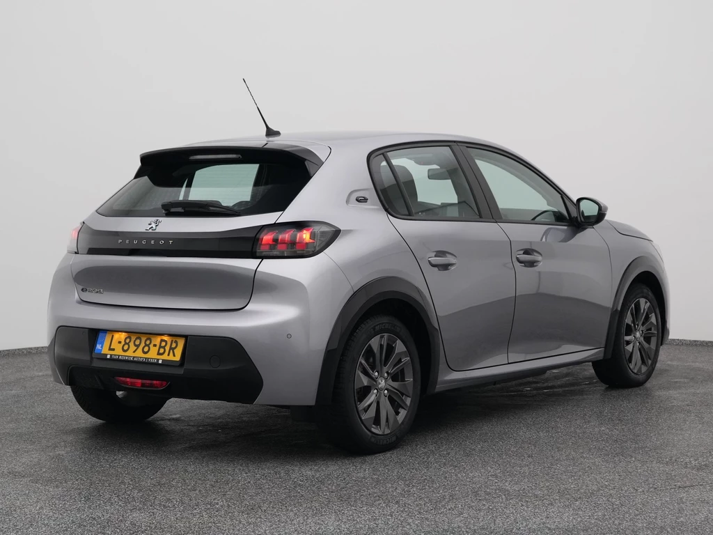 Peugeot e-208 – foto 11