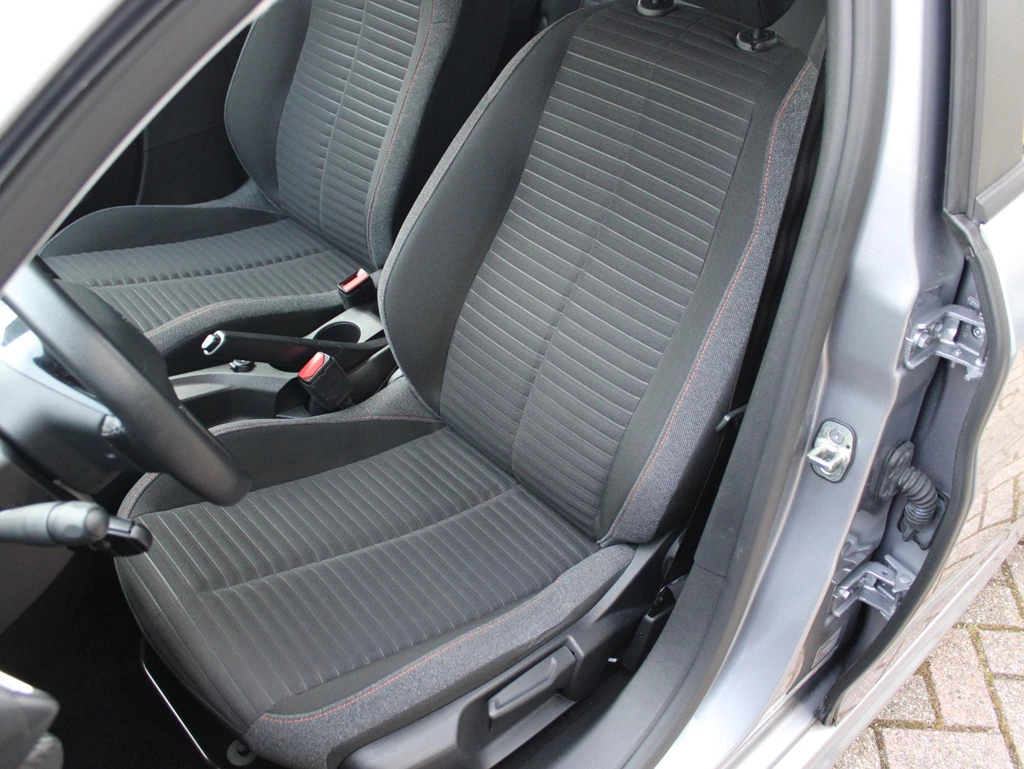 Peugeot 208 – foto 10