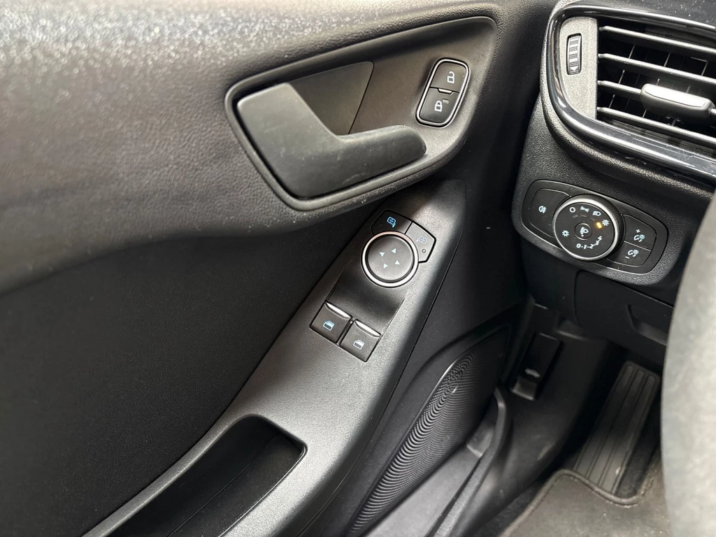 Ford Fiesta – foto 18