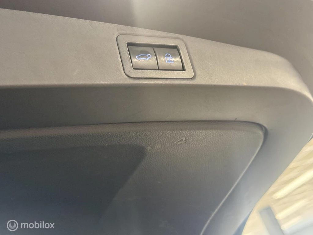Toyota Corolla Touring Sports – foto 24