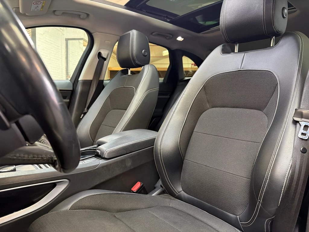 Jaguar F-PACE – foto 13