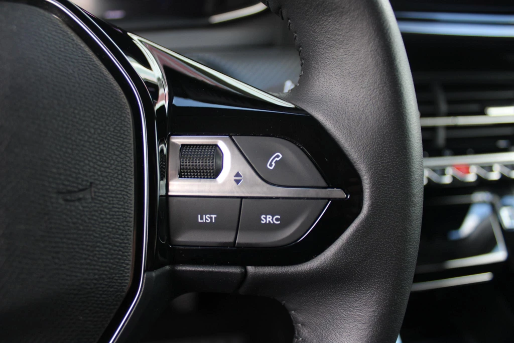 Peugeot 208 – foto 18