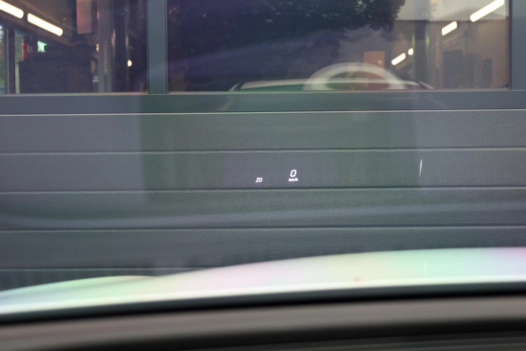 Mercedes-Benz EQC – foto 18