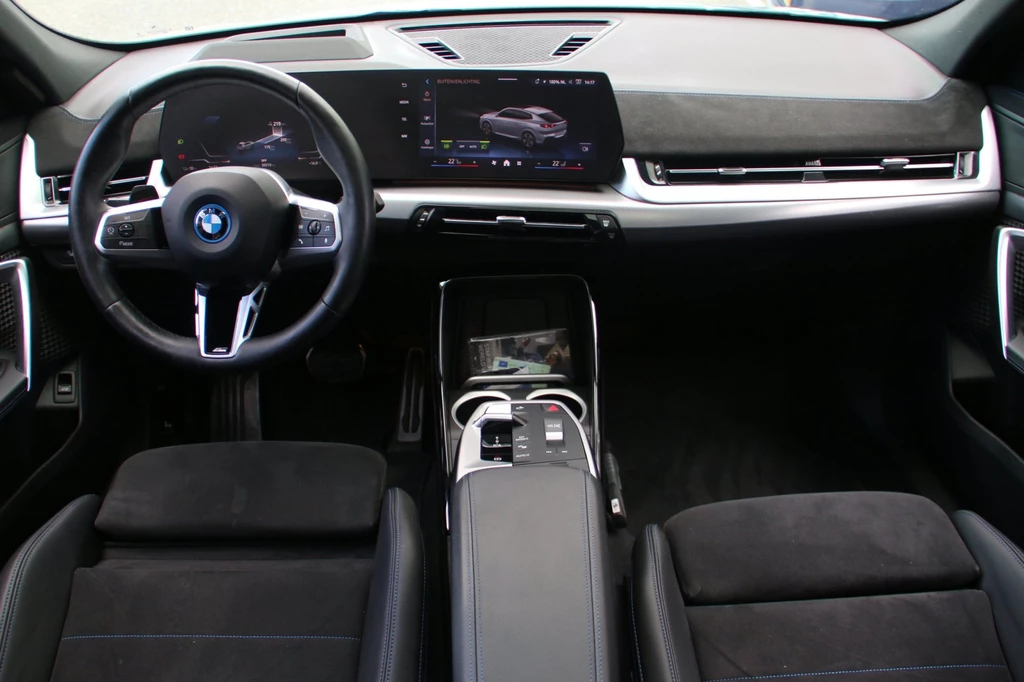 BMW iX2 – foto 10