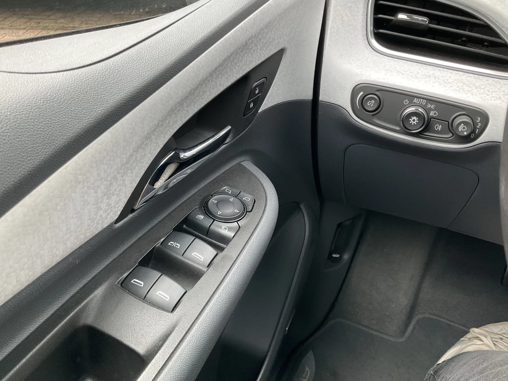 Opel Ampera-e – foto 22