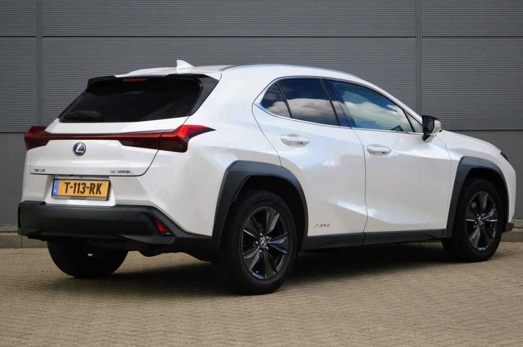 Lexus UX – foto 4