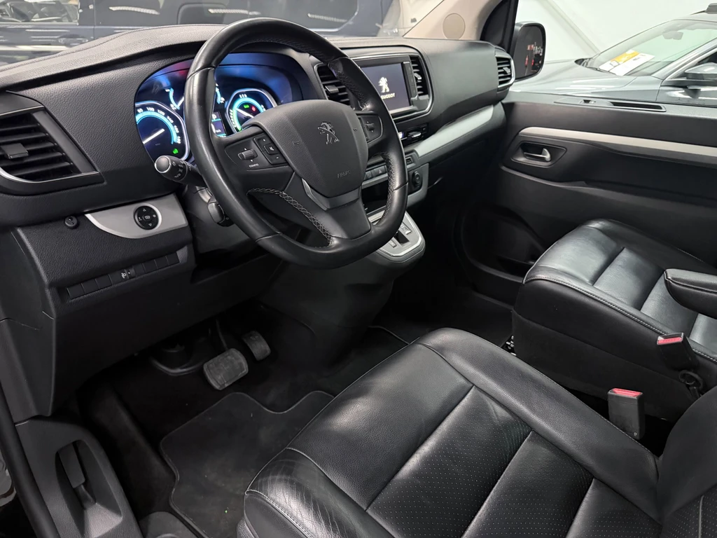 Peugeot e-Traveller – foto 13