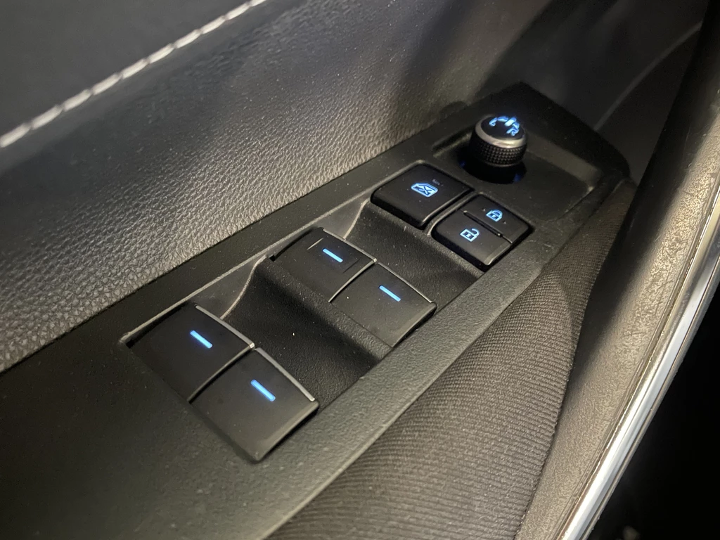 Toyota Corolla Touring Sports – foto 24