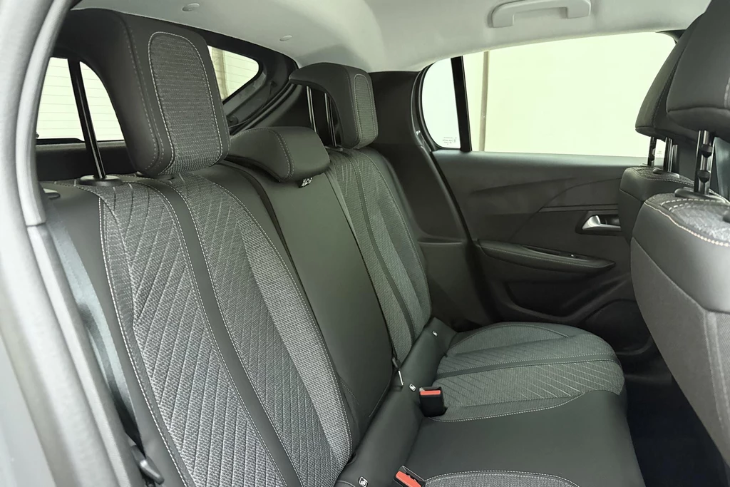 Peugeot e-208 – foto 14