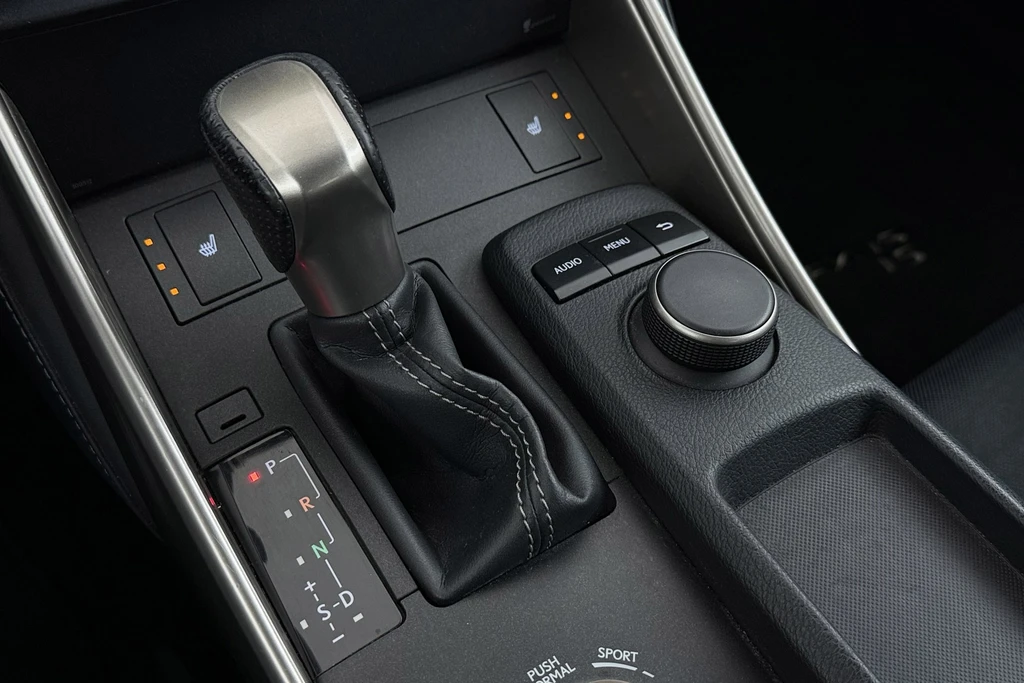Lexus IS – foto 34