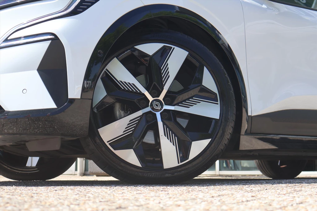 Renault Megane E-Tech – foto 7