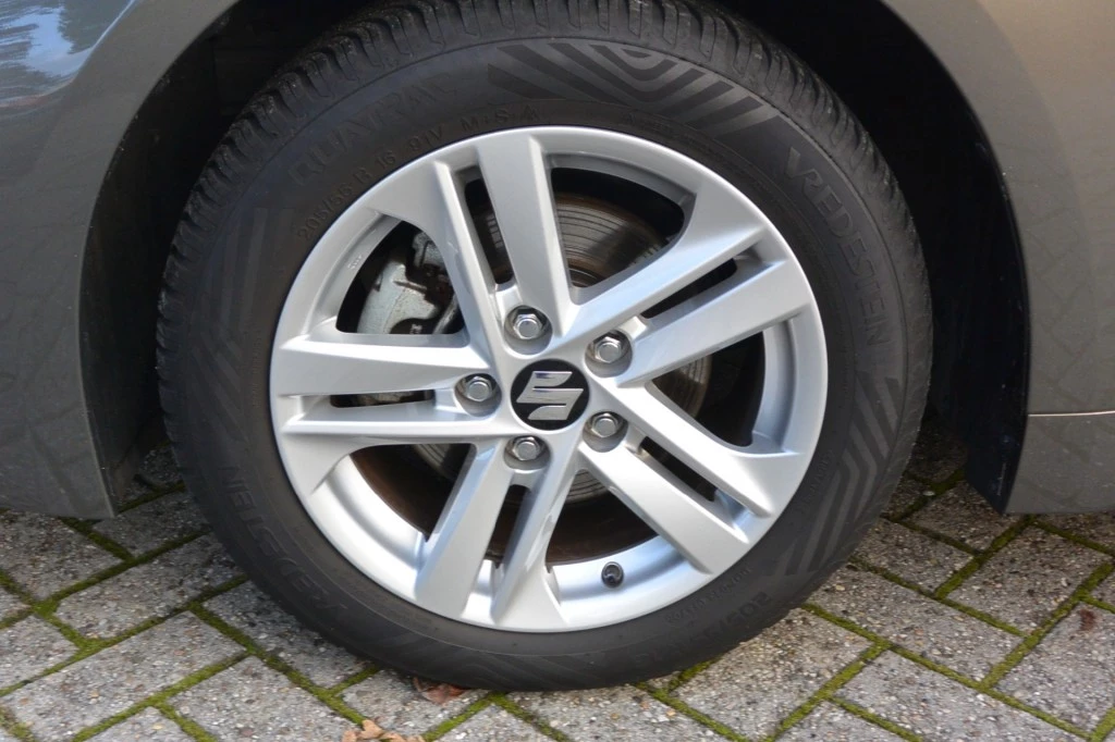 Suzuki Swace – foto 17