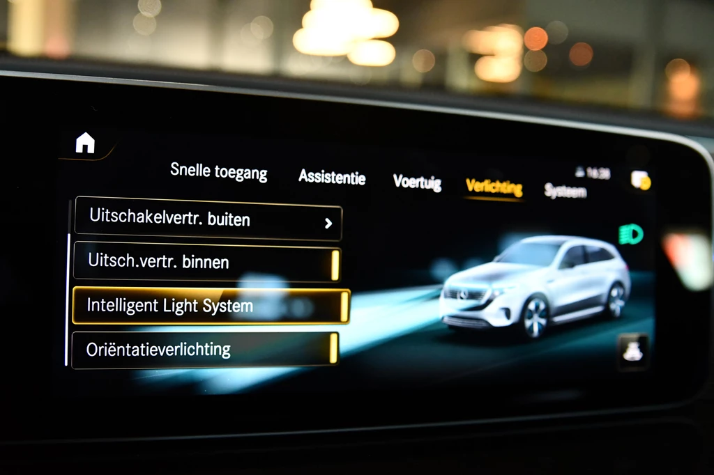 Mercedes-Benz EQC – foto 36
