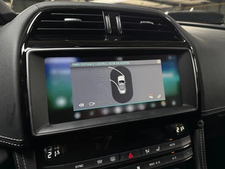 Jaguar F-PACE – thumbnail 16