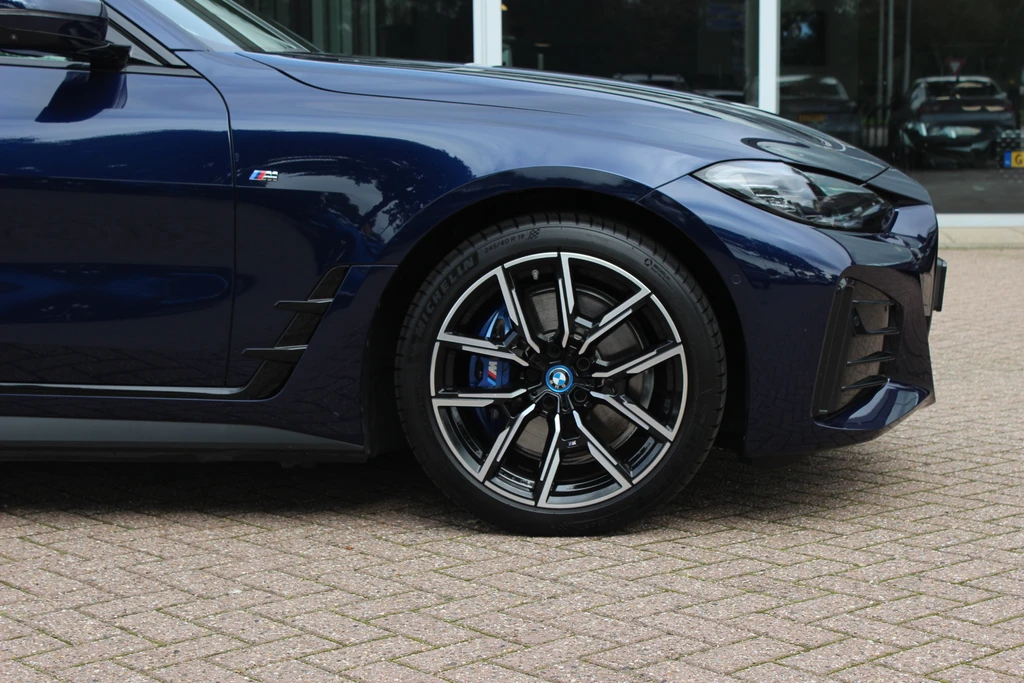 BMW i4 – foto 18