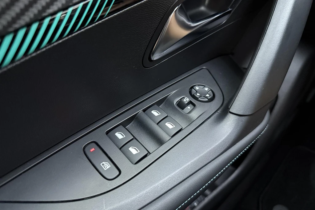 Peugeot e-2008 – foto 16
