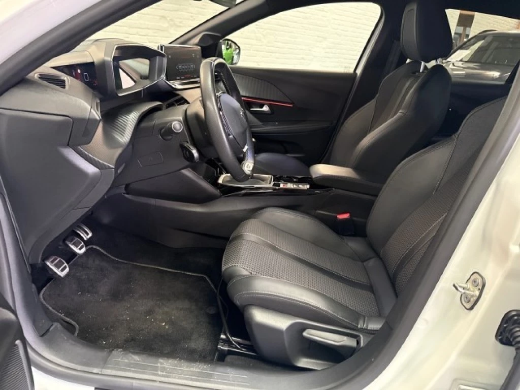 Peugeot 208 – foto 12
