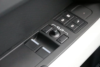 Land Rover Defender – thumbnail 22