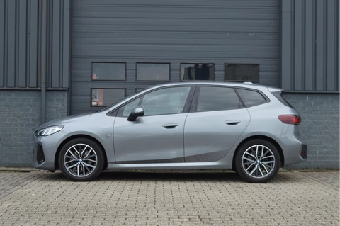 BMW 2 Serie Active Tourer 218i | M-PAKKET | CAMERA | ORG. NL |
