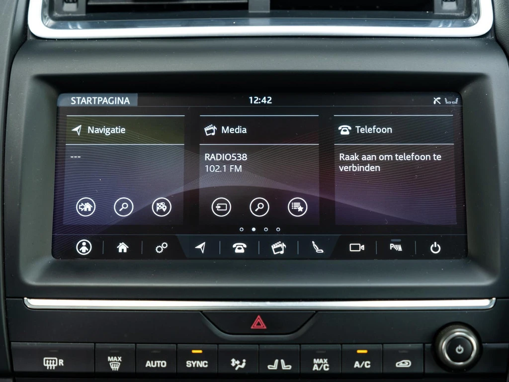 Jaguar E-PACE – foto 45