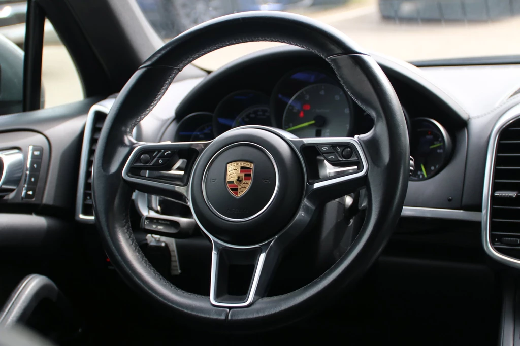 Porsche Cayenne – foto 12