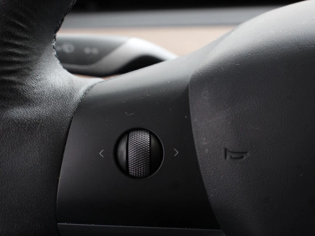 Tesla Model Y – foto 22
