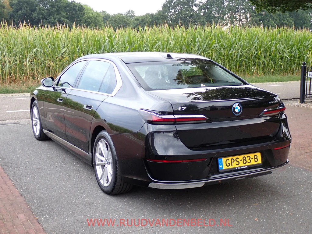 BMW i7 – foto 3