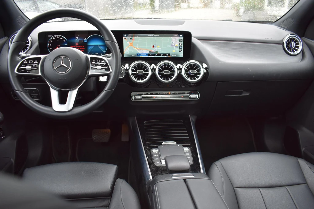 Mercedes-Benz EQA – foto 11