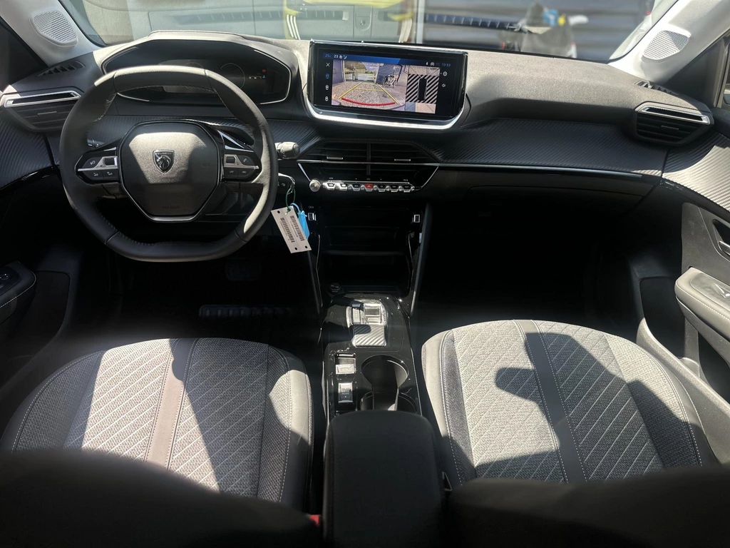 Peugeot 208 – foto 12