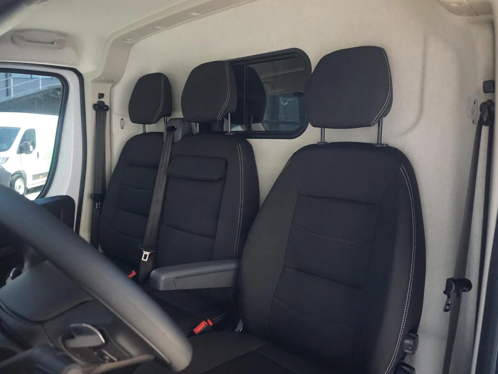 Opel Movano-e – foto 11