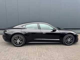 Porsche Taycan – thumbnail 6