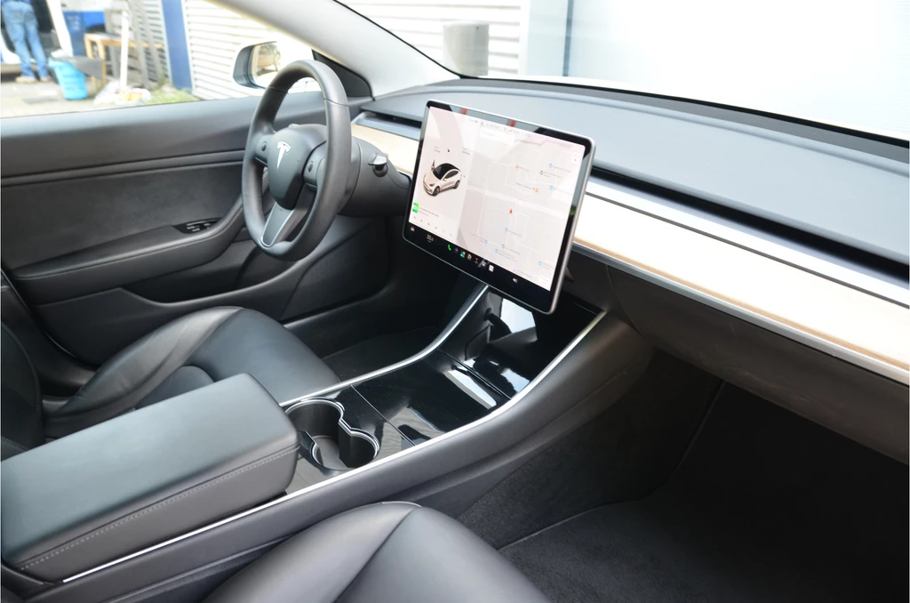 Tesla Model 3 – foto 11