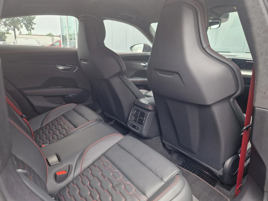Audi e-tron GT – foto 15