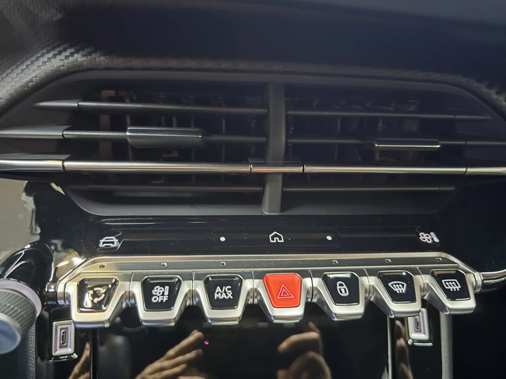 Peugeot e-2008 – foto 18