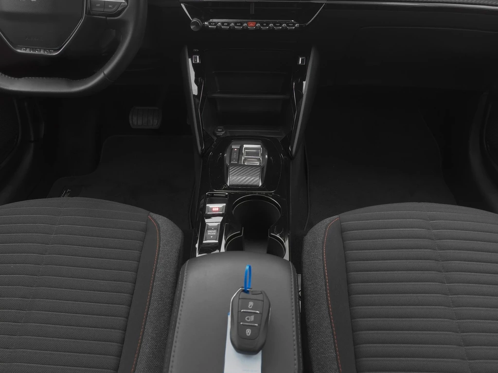 Peugeot e-208 – foto 27