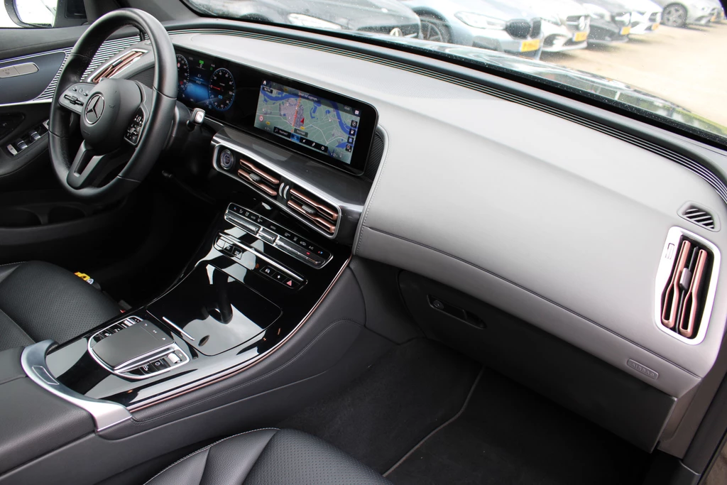 Mercedes-Benz EQC – foto 12